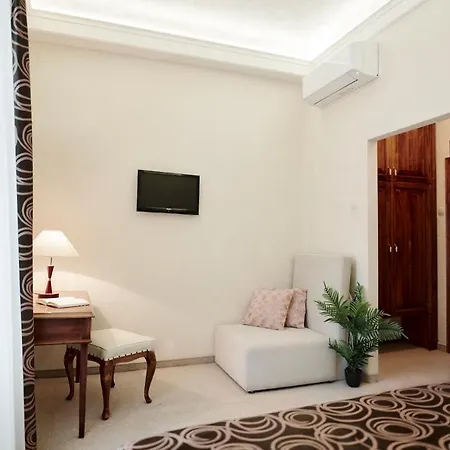 Schubert Hotel 4*