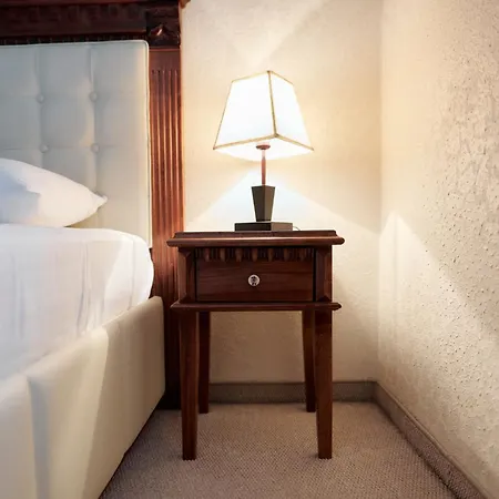 Schubert Hotel 4*